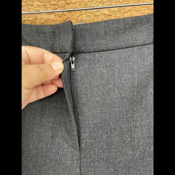 Prada virgin wool dress pants size 40/6 - Picture 2 of 8